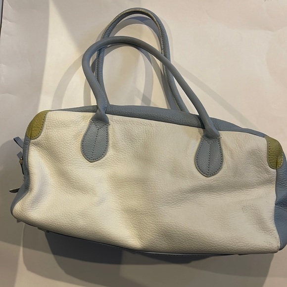 Adrienne Vittadini Handbag perfect for Summer, Vegan Leather - Picture 1 of 7